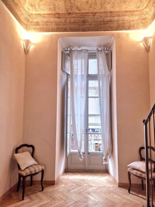 Elegante Appartamento In Centro. Turin Exterior photo